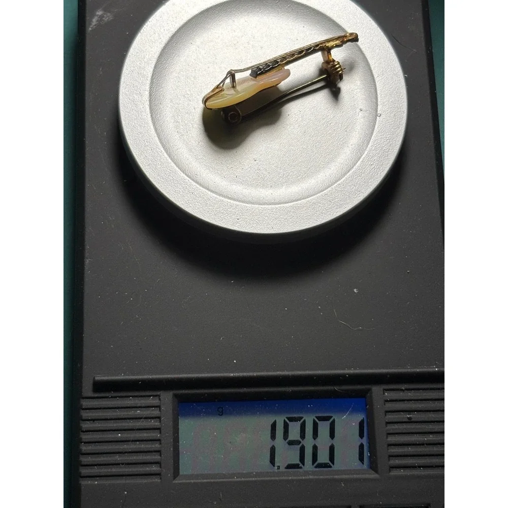Vintage‎ Mother of Pearl Violin Brooch Gold Tone Musical Instrument Pin Novelty